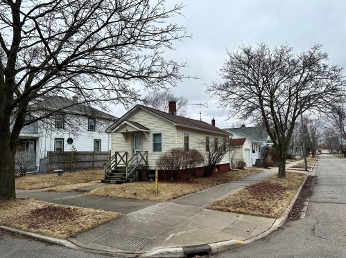 1000 19th St, Two Rivers, WI 54241-2708