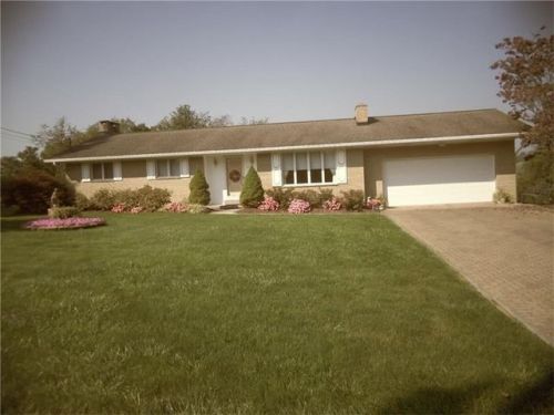 20 Royal Oaks Dr, North Charleroi, PA 15022-3327