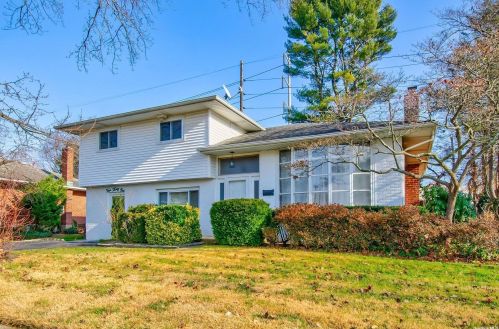 431 Woodbridge Ln, Muttontown, NY 11753-2630