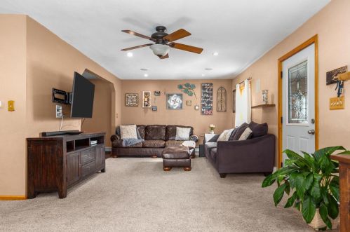505 Clay Rd, Oshkosh, WI 54904-9060