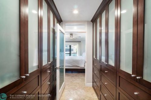 8288 Dundee Ter, Hialeah FL  33016-1405 exterior