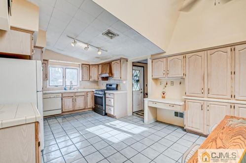 737 Crescent Ave, East Brunswick NJ  08816-5411 exterior