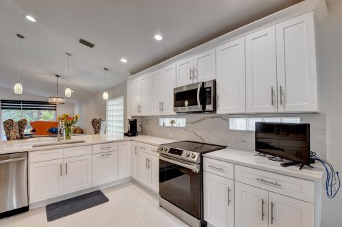 11652 Castellon Ct, Boynton Beach FL  33437-4085 exterior