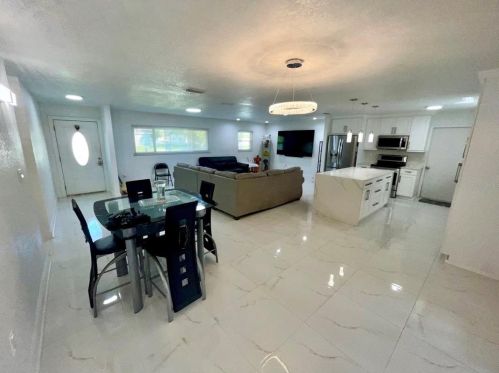 17320 Lynnette Dr, Lutz FL  33549-5608 exterior