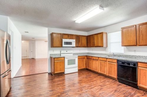 8117 Montecito Dr, Denton TX  76210-3426 exterior