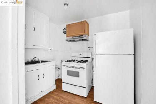 1521 9th St, Oakland CA  94607-1338 exterior