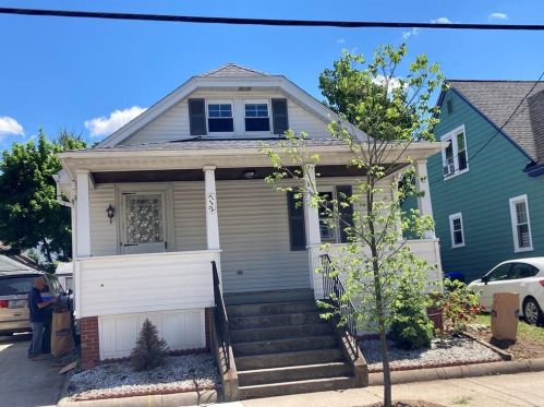 217 River Ave, Providence, RI 02908-4210