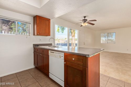 6657 27th Ave, Phoenix AZ  85041-5203 exterior