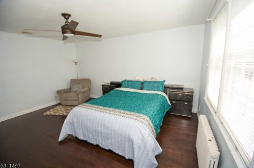 17 Elmwood Ter, Elmwood Park NJ  07407-1729 exterior