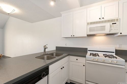 67 Lemon Grv, Irvine CA 92618-4510 exterior