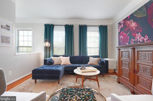 8231 Singleleaf Ln, Lorton VA  22079-5634 exterior