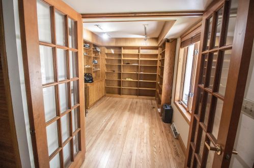 2424 Parnell Ave, Milwaukee WI 53221-4253 exterior