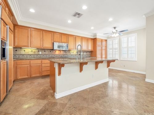 2285 Westwind Way, Long Beach, CA 90755-3865