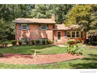 8837 Holiday Dr, Charlotte, NC 28215-9762
