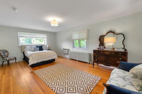 15 Oxford Rd, New Rochelle NY  10804-3712 exterior