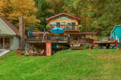 1035 Corbett St, Clarion, PA 16214-1755