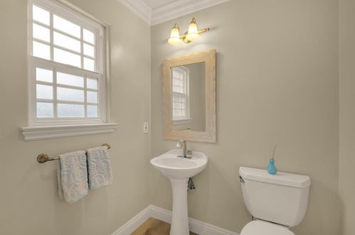 18660 Castle Lake Dr, Morgan Hill CA  95037-9472 exterior