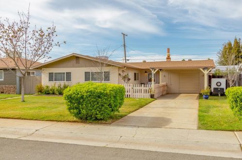 207 Mesa St, Wheatland, CA 95692-9486