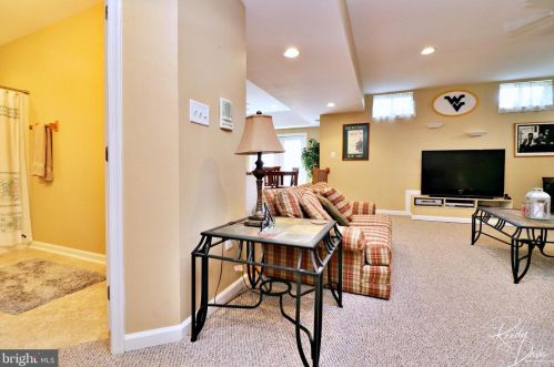 320 Stephen Ct, Charles Town WV  25414-4126 exterior