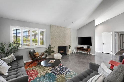 1120 Louise Dr, Palm Springs CA  92262-3209 exterior