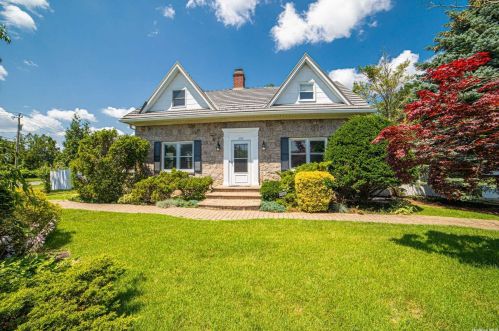 296 Great East Neck Rd, Babylon, NY 11704-7603