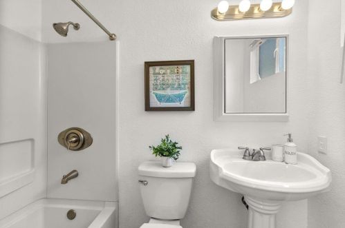 961 Selby Ln, San Jose CA  95127-1151 exterior