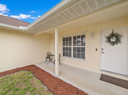 325 Marion Ave, Fort Pierce, FL 34983-1646