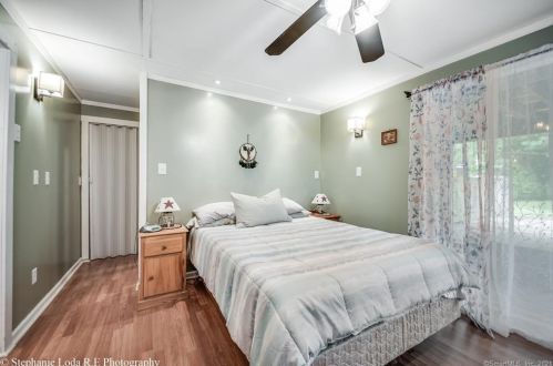 12 Reskin Dr, Wallingford CT  06492-4834 exterior