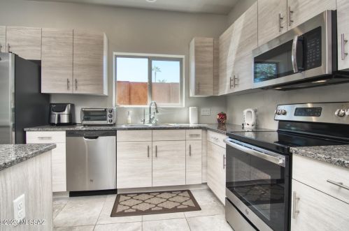 1101 Irwin Pl, Tucson, AZ 85719-1317