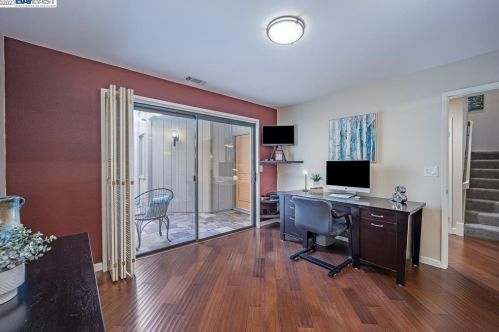 5230 Riverdale Ct, Pleasanton CA  94588-3759 exterior