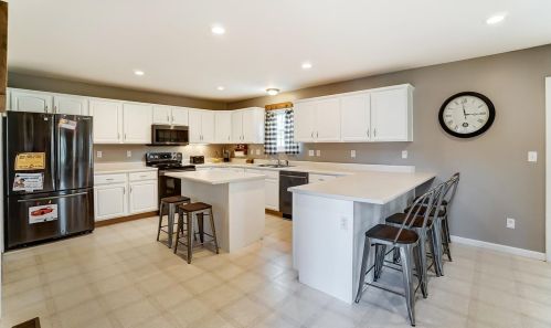 11671 Hawk Dr, New Haven OH  45030-8431 exterior