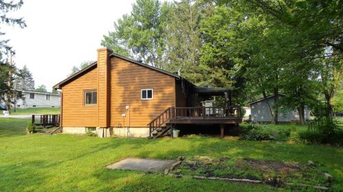 418 Springer Ave, Elmwood, WI 54740-8808