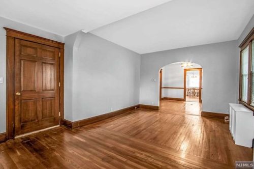 491 James St, N Milford NJ  07646-1023 exterior