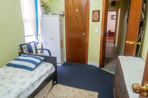 1847 Barnes Ave, Bronx NY  10462-3607 exterior