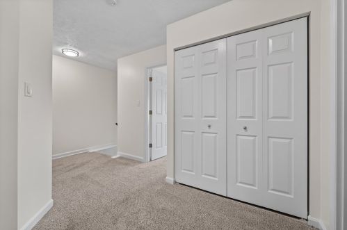 1023 Royal Dr, Canonsburg PA  15317-5004 exterior