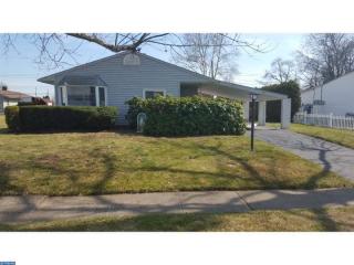 10 Copper Beech Ln, Levittown, PA 19055-1630