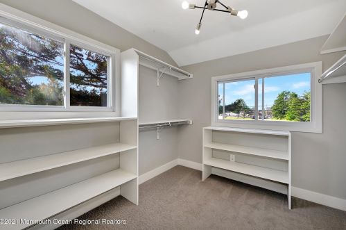 41 Hemlock St, Hazlet NJ  07730-2118 exterior