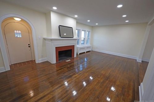 26 Hampton St, New Britain CT  06053-3210 exterior