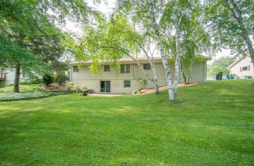 246 Green Valley Pl, West Bend WI  53095-4924 exterior