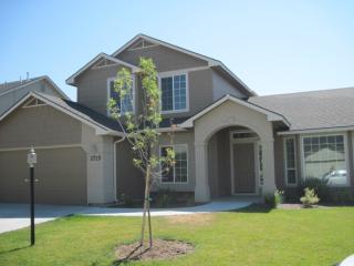 1715 Apgar Creek Dr, Meridian ID  83646-7792 exterior