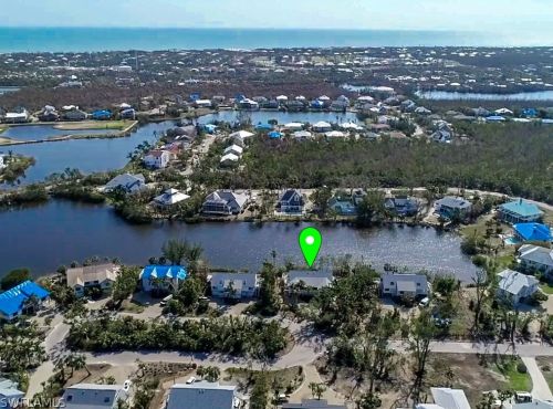 1413 Sandpiper Cir, Sanibel, FL 33957-3630