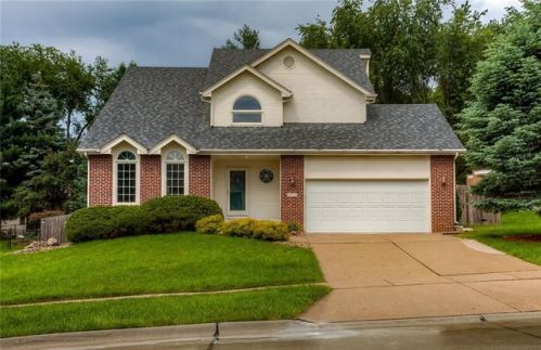 4455 91st St, Des Moines, IA 50322-7413