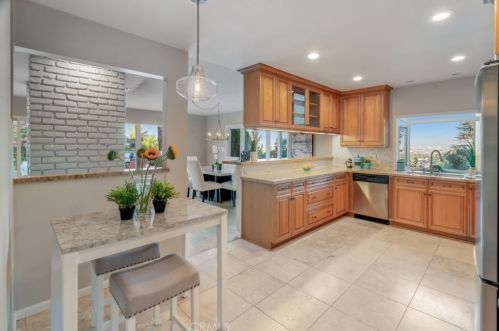 2105 Velez Dr, Rancho Palos Verdes CA  90275-1427 exterior