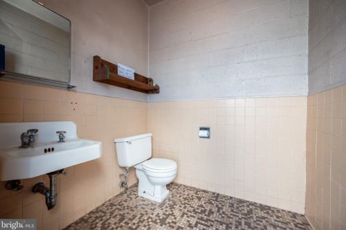 3110 Lancaster Ave, Wilmington DE  19805-1491 exterior