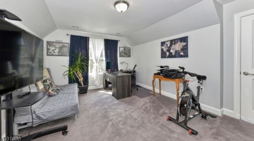 38 Walnut St, Little Falls NJ  07424-1402 exterior