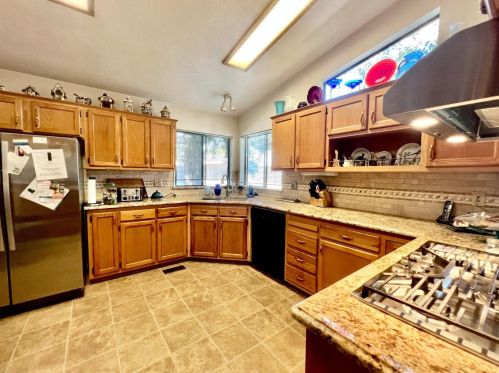6938 Hidden Brook Ln, Citrus Heights CA  95621-8373 exterior