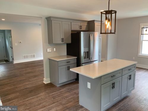 645 Delaware St, West Deptford NJ  08096-1576 exterior