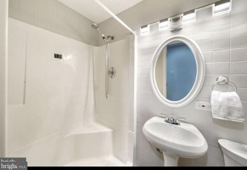 6425 Whippany Way, Springfield VA  22015-3429 exterior