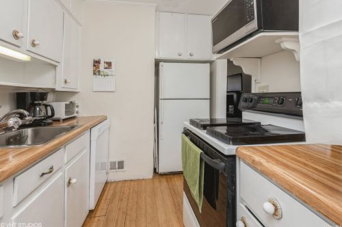 835 Washington Ave, Westbury NY  11590-6013 exterior