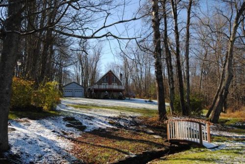 1979 Creek Dr, Waymart, PA 18472-4503